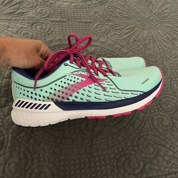 Adrenaline Brooks size 9. Brand new without box. - Picture 2 of 3